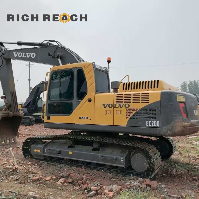 Side profile with boom – 2023 Volvo EC200 hydraulic excavator $27,800